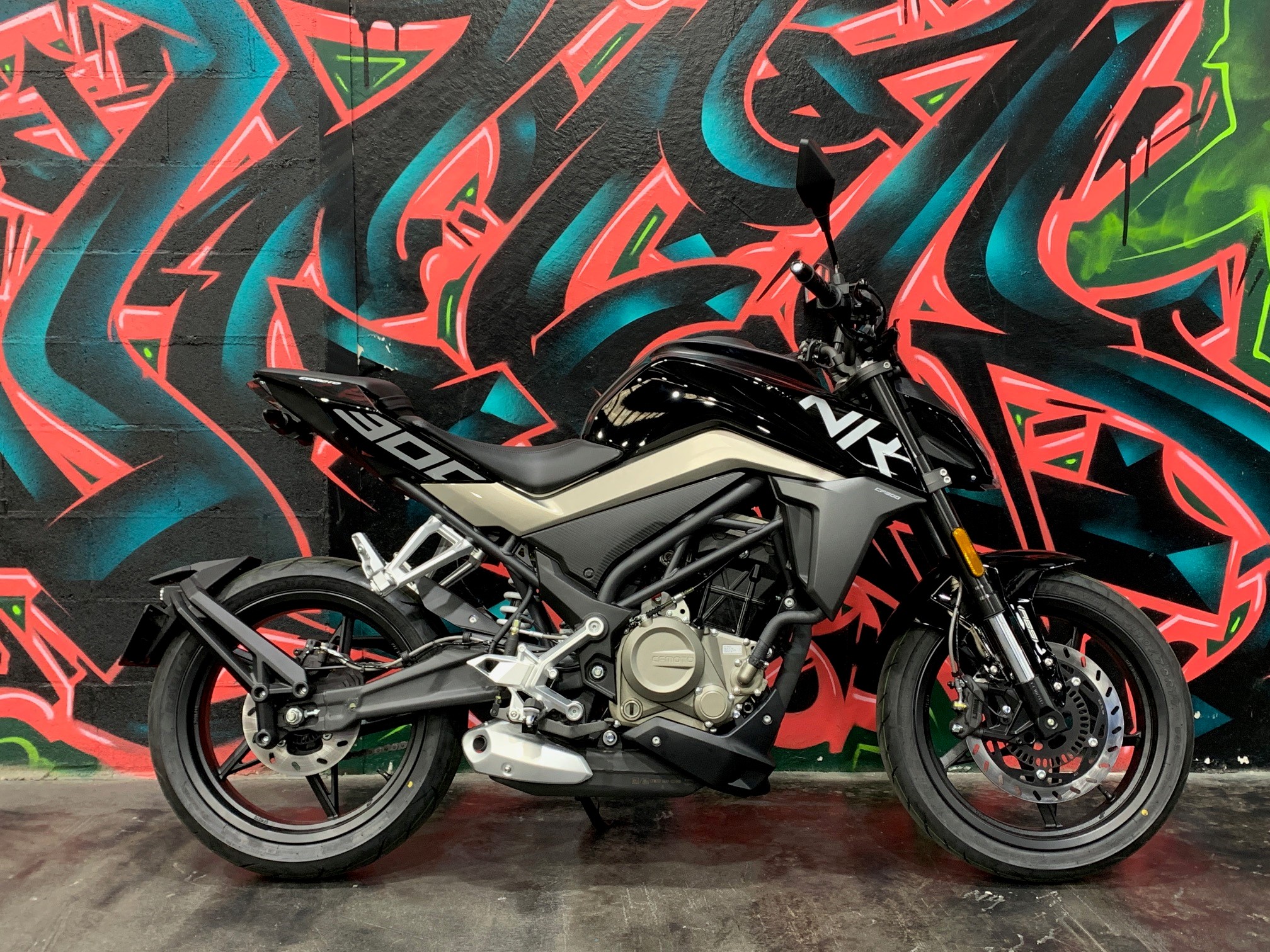 2021 CFMOTO 300NK - MotoInk